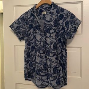 Barely worn unique vintage floral print button down